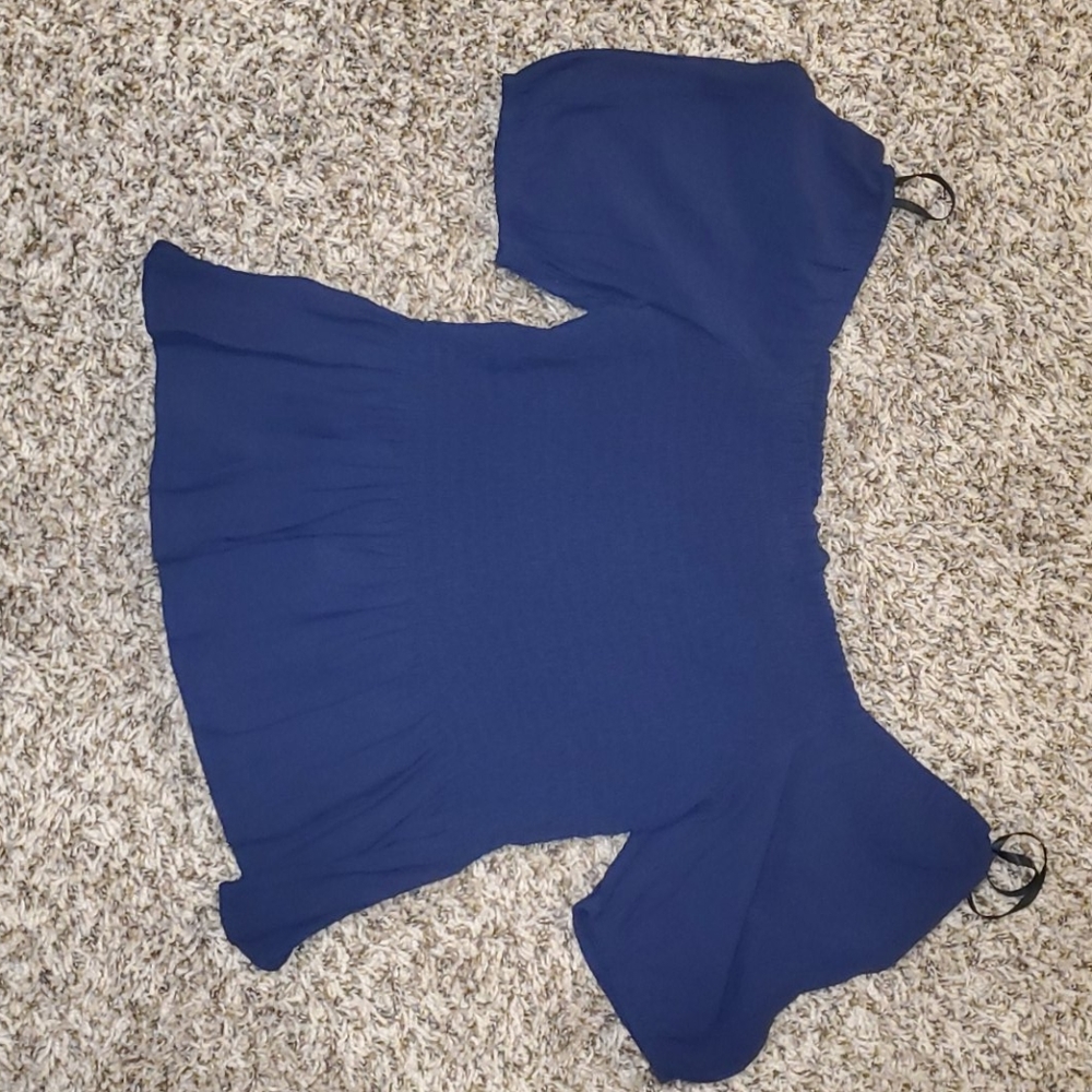 Cold shoulder top